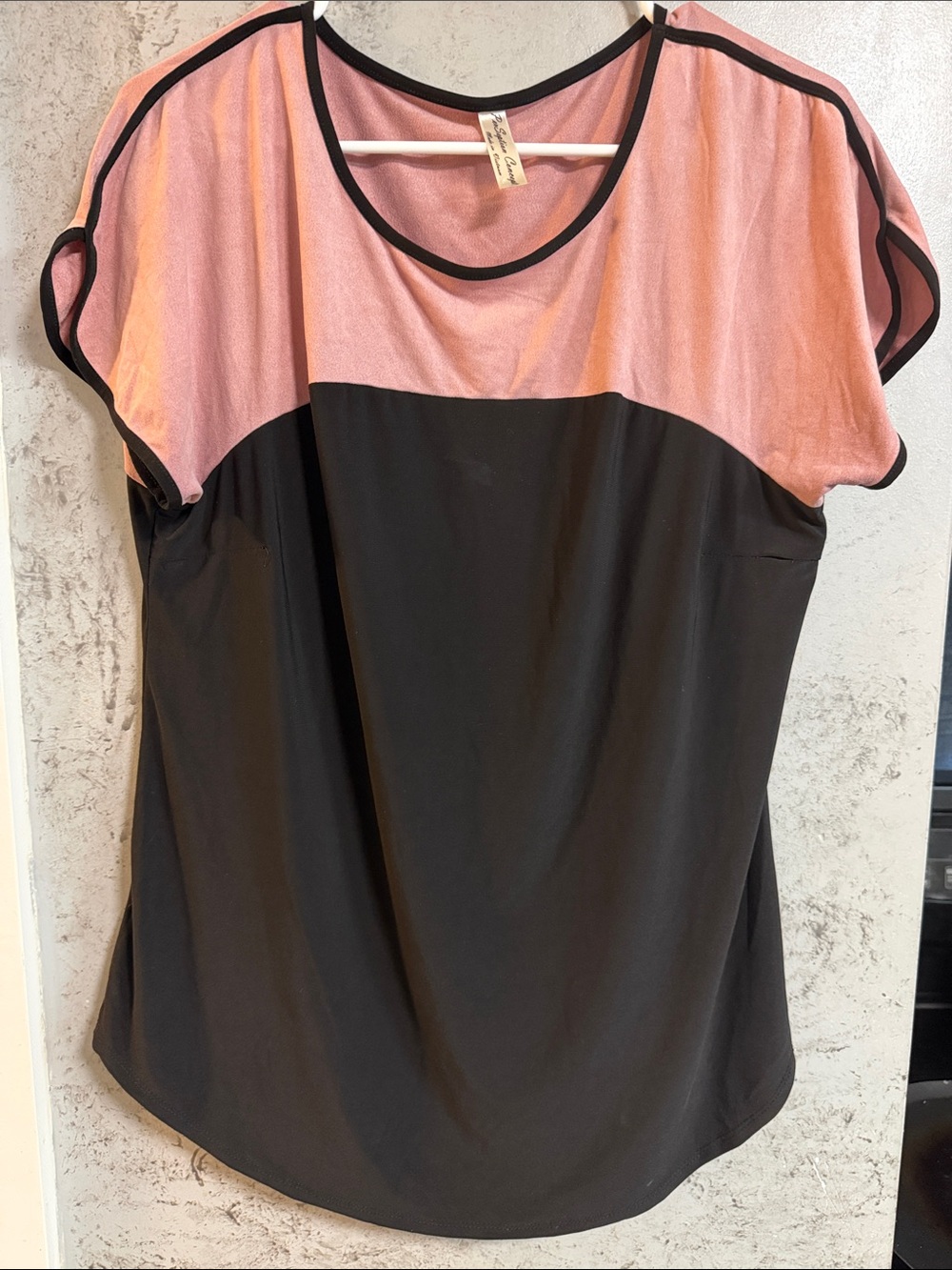 Pink and Black Colorblock Short Sleeve Women’s Top